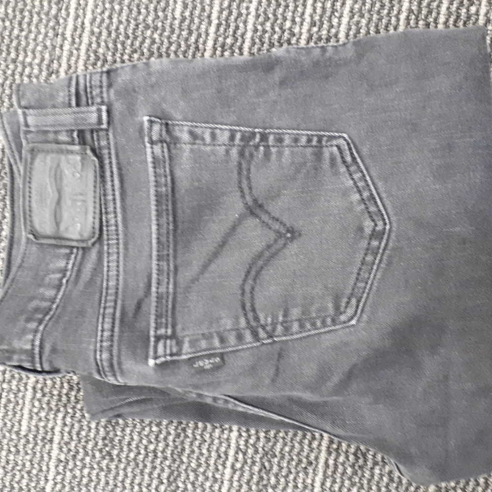 Levi's Boyfriend Jean Size 28 2/$20 FINAL WEEK FOR THIS ITEM